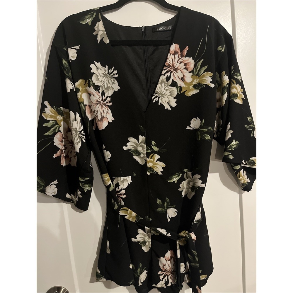 LUC-CE Womens Floral Romper Black E3296 3/4 Sleeve Waist Tie V-Neck Size Large